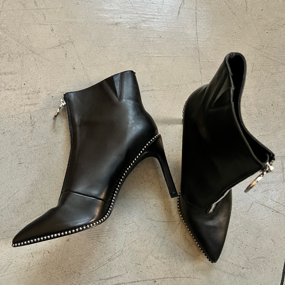 Bar III Women’s Bridget Pointed Toe Front-zip Ankle Boots